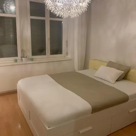 Over-night City-flat *